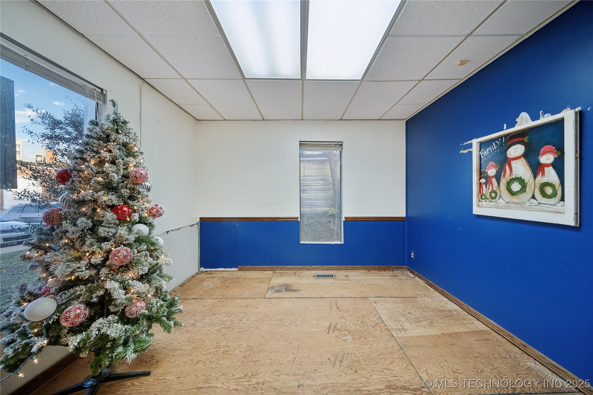 116 W 8th Street Property Photo 10