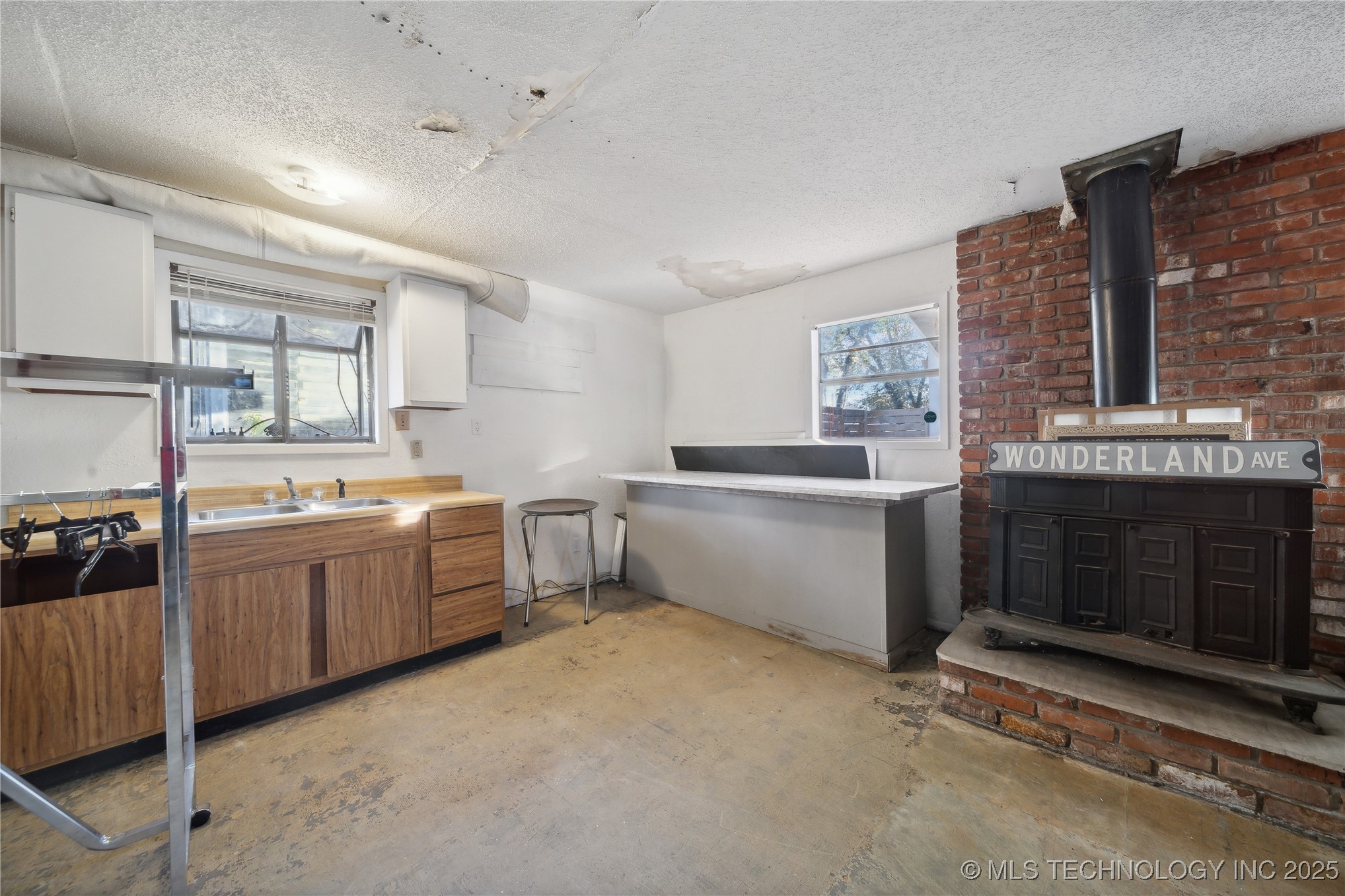 116 W 8th Street Property Photo 13