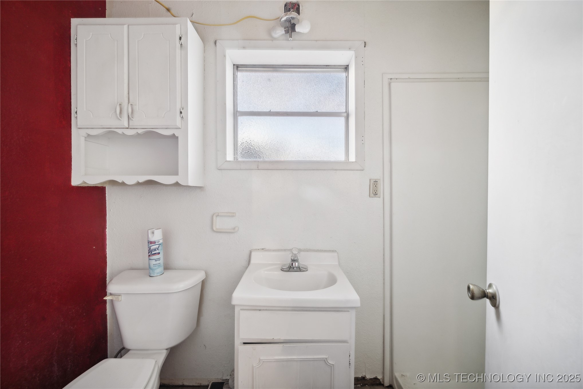 116 W 8th Street Property Photo 14