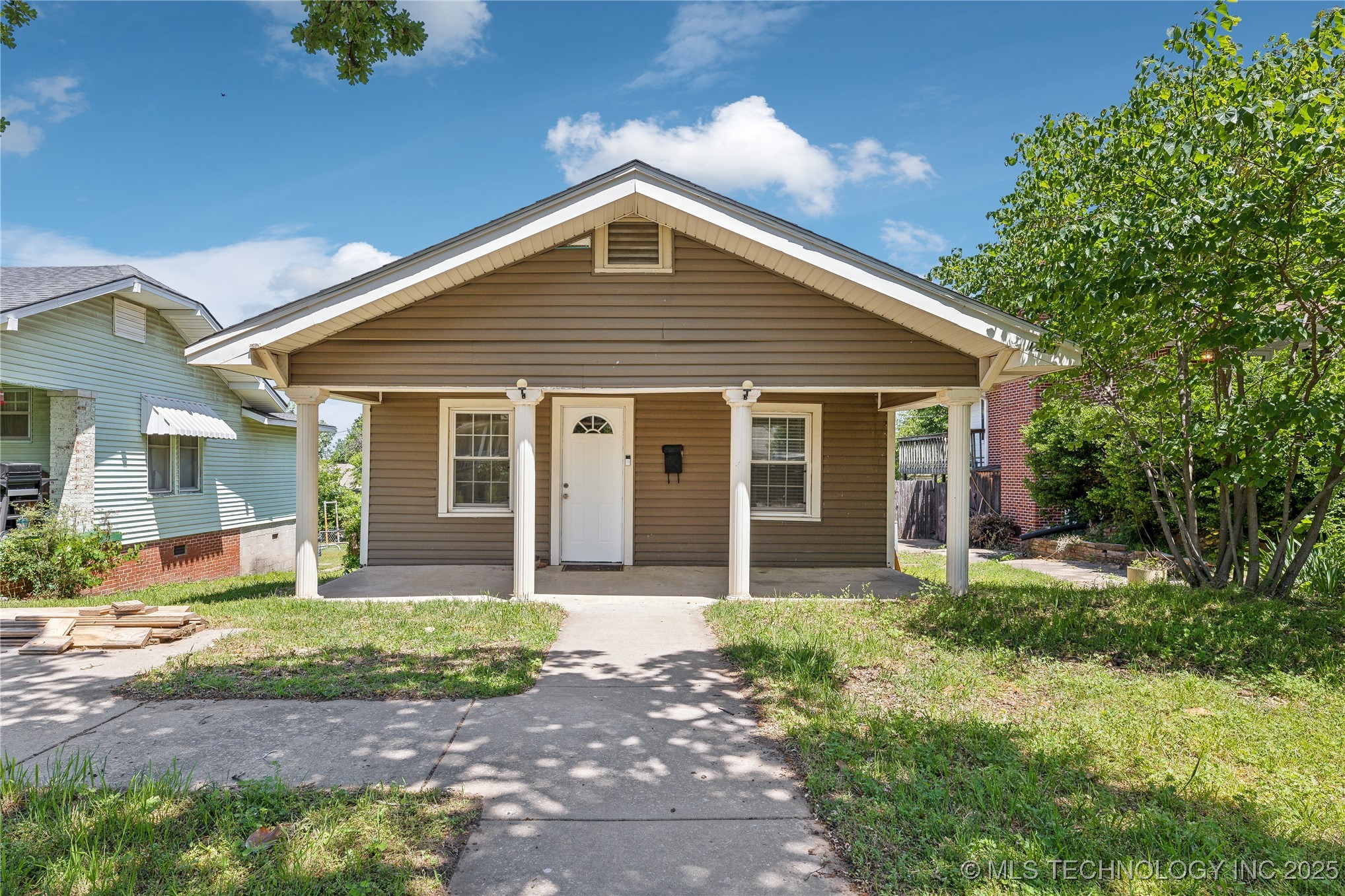 1211 E Fairview Avenue Property Photo 1