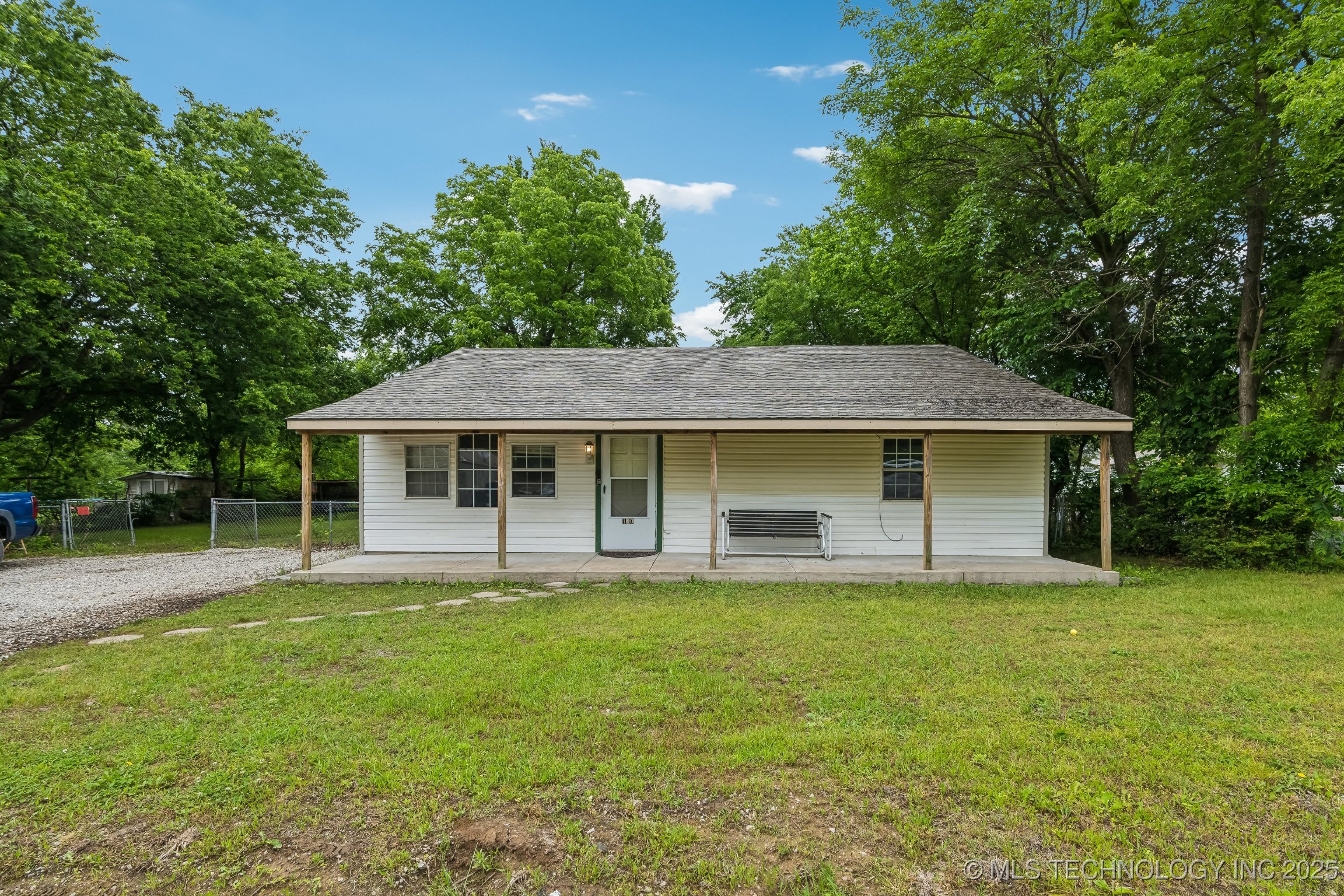 110 W Carter Street Property Photo