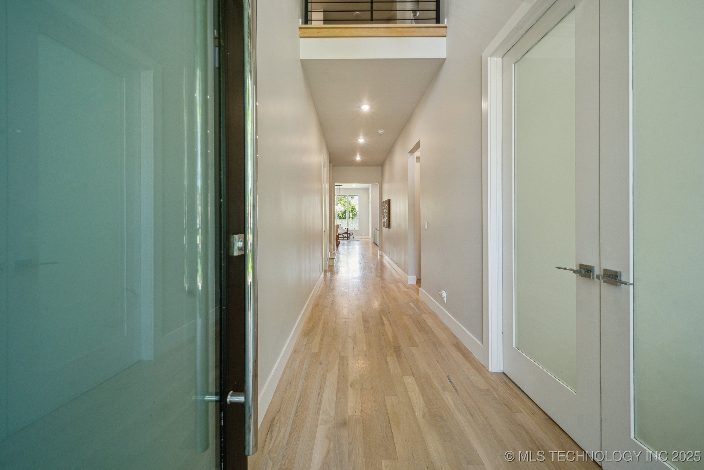 1106 E 36 Place Property Photo 5