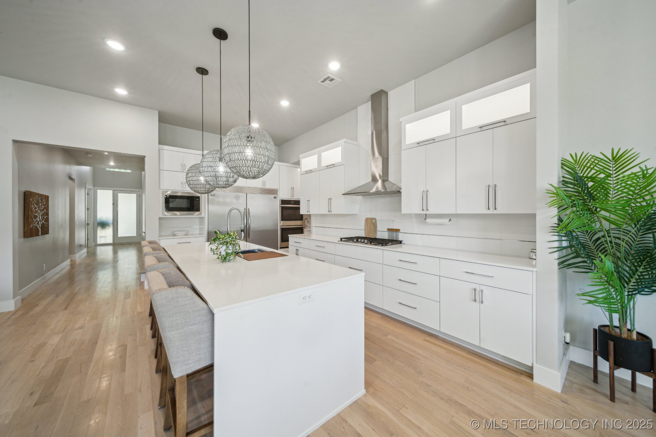 1106 E 36 Place Property Photo 11
