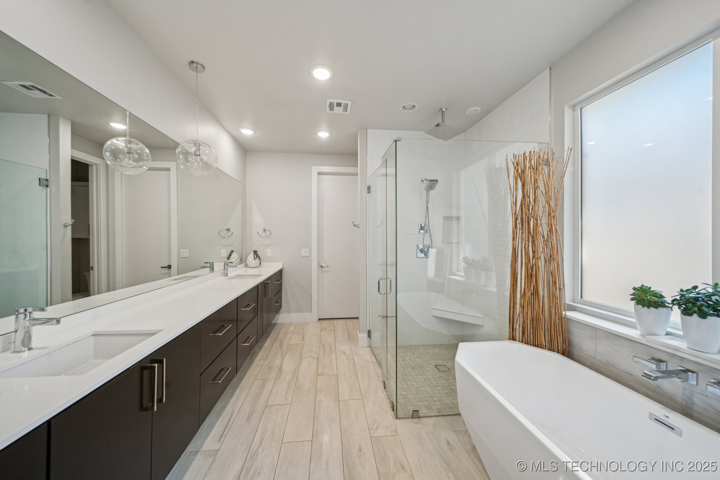 1106 E 36 Place Property Photo 21