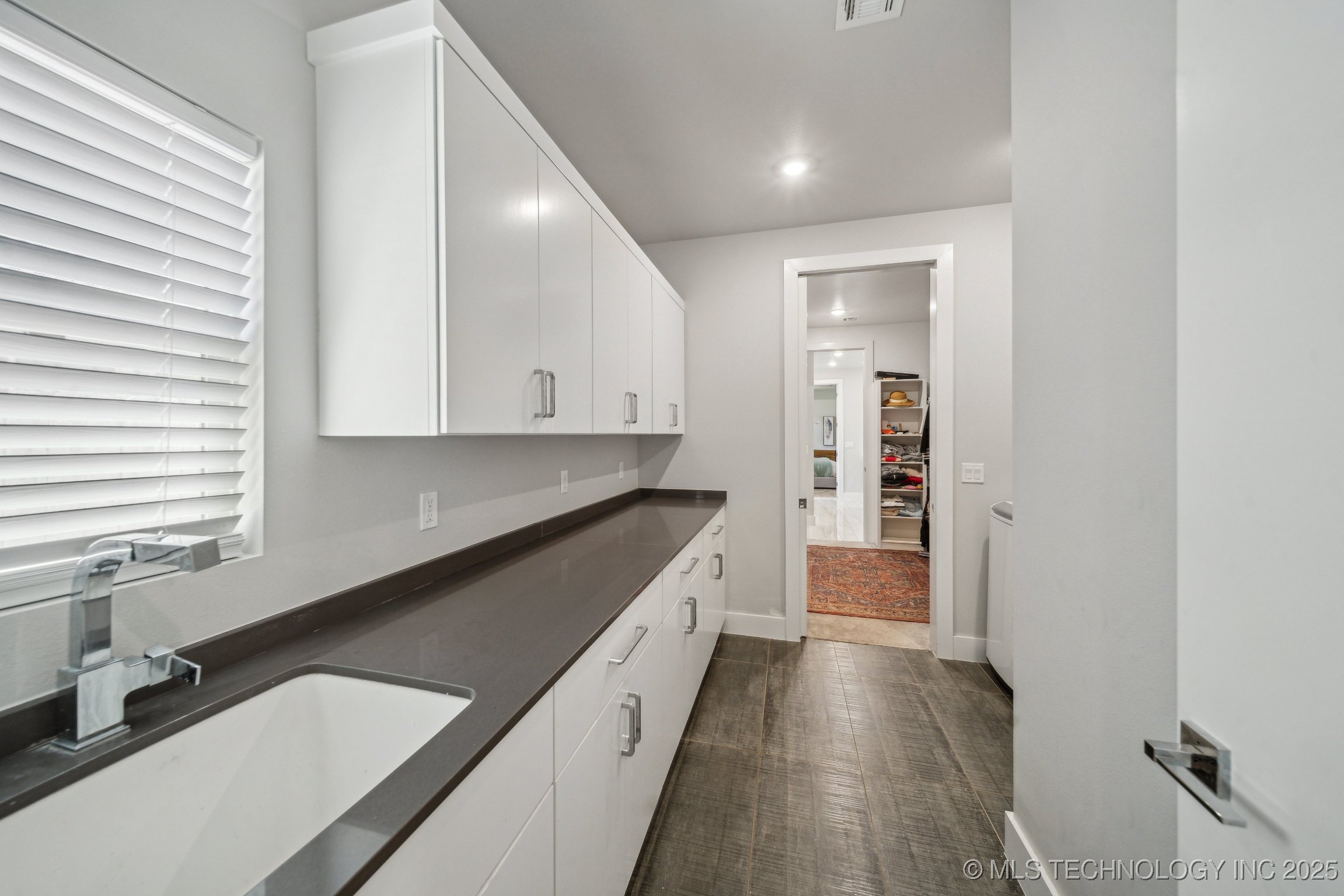 1106 E 36 Place Property Photo 25
