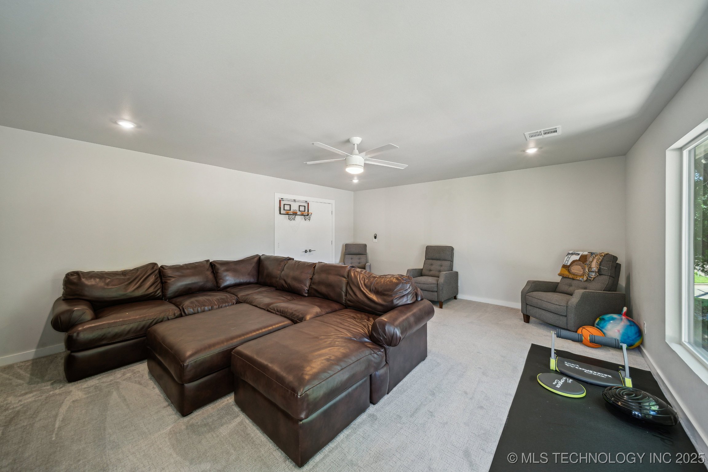 1106 E 36 Place Property Photo 27