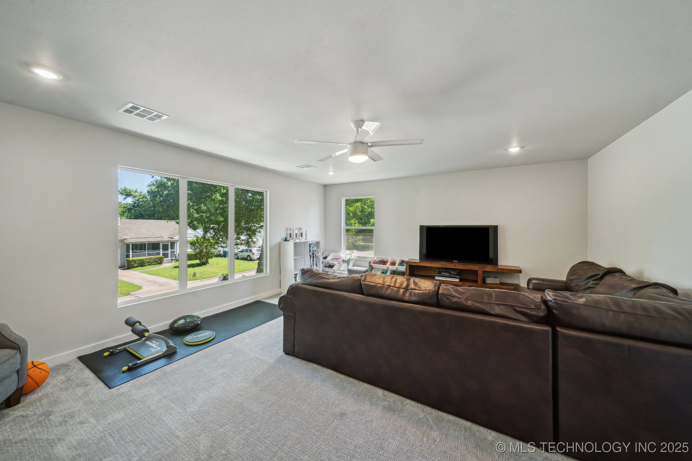 1106 E 36 Place Property Photo 28