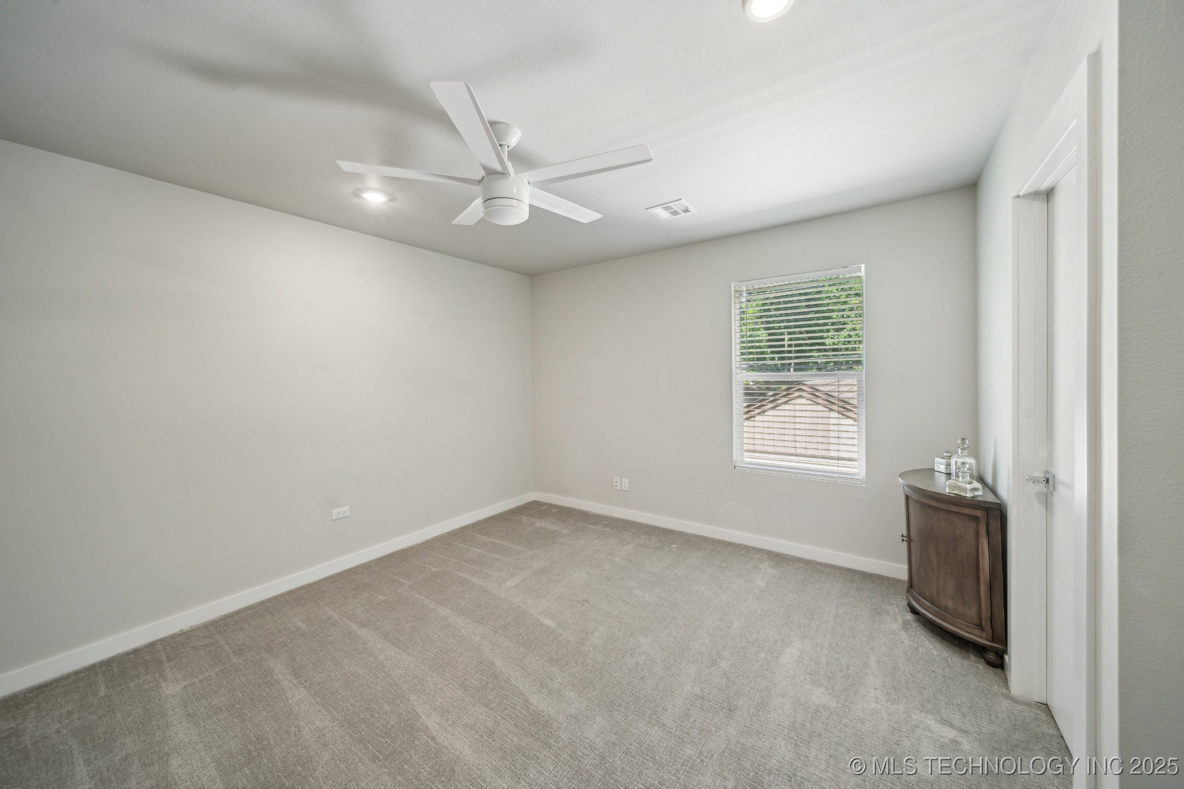 1106 E 36 Place Property Photo 32