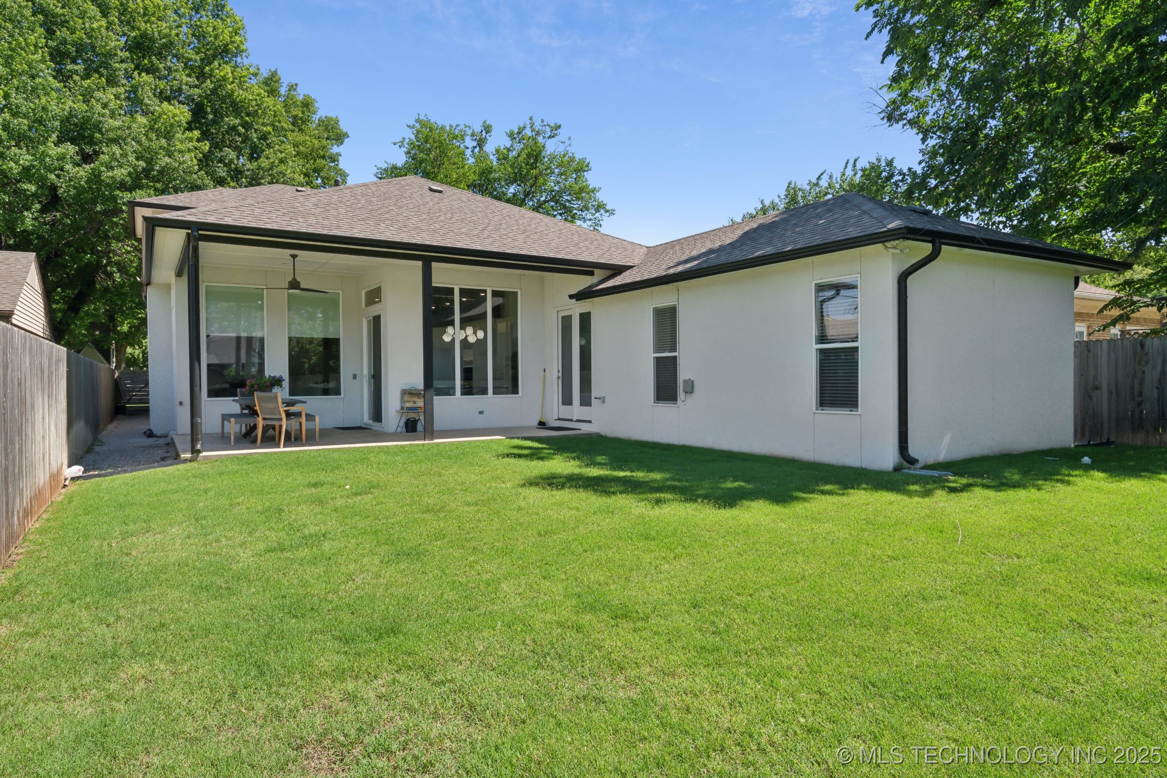 1106 E 36 Place Property Photo 36