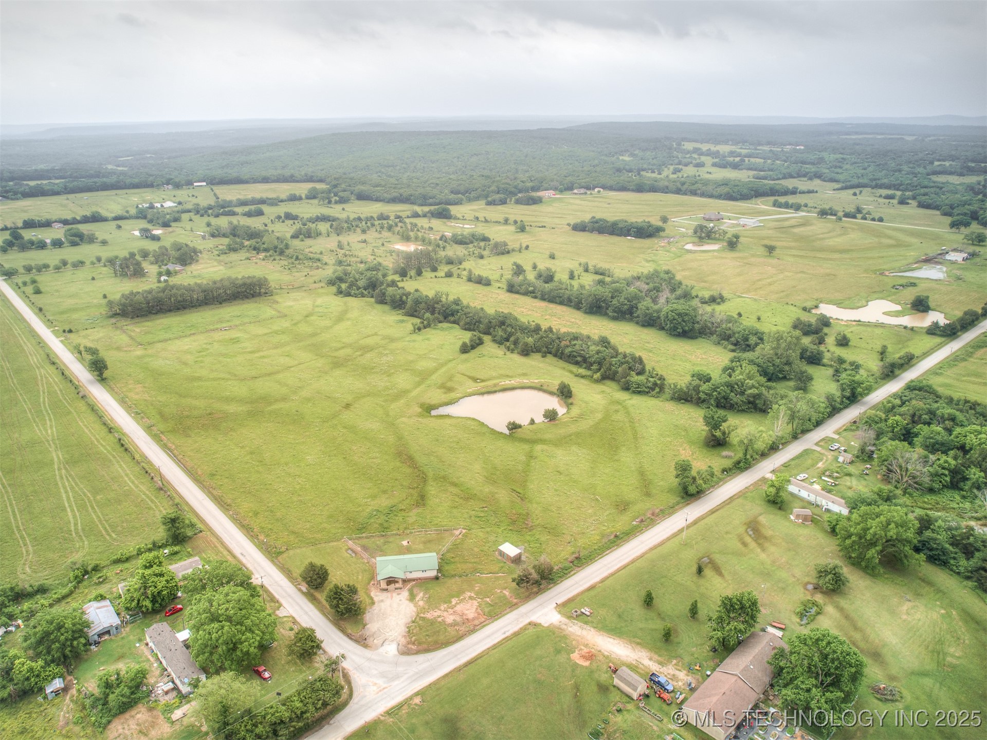 32550 S 250 Road Property Photo 1