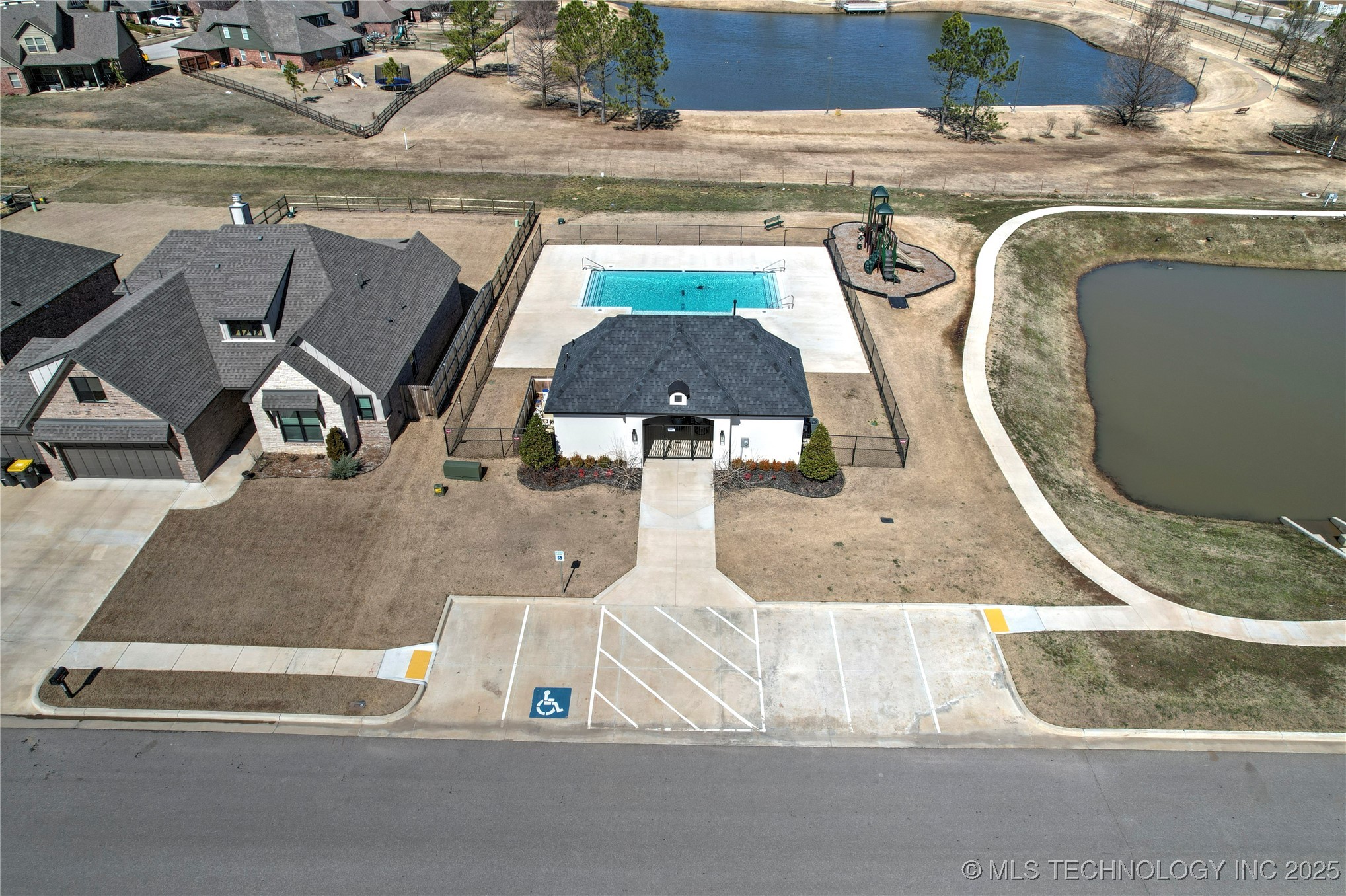 13634 S 21st Court E Property Photo 62