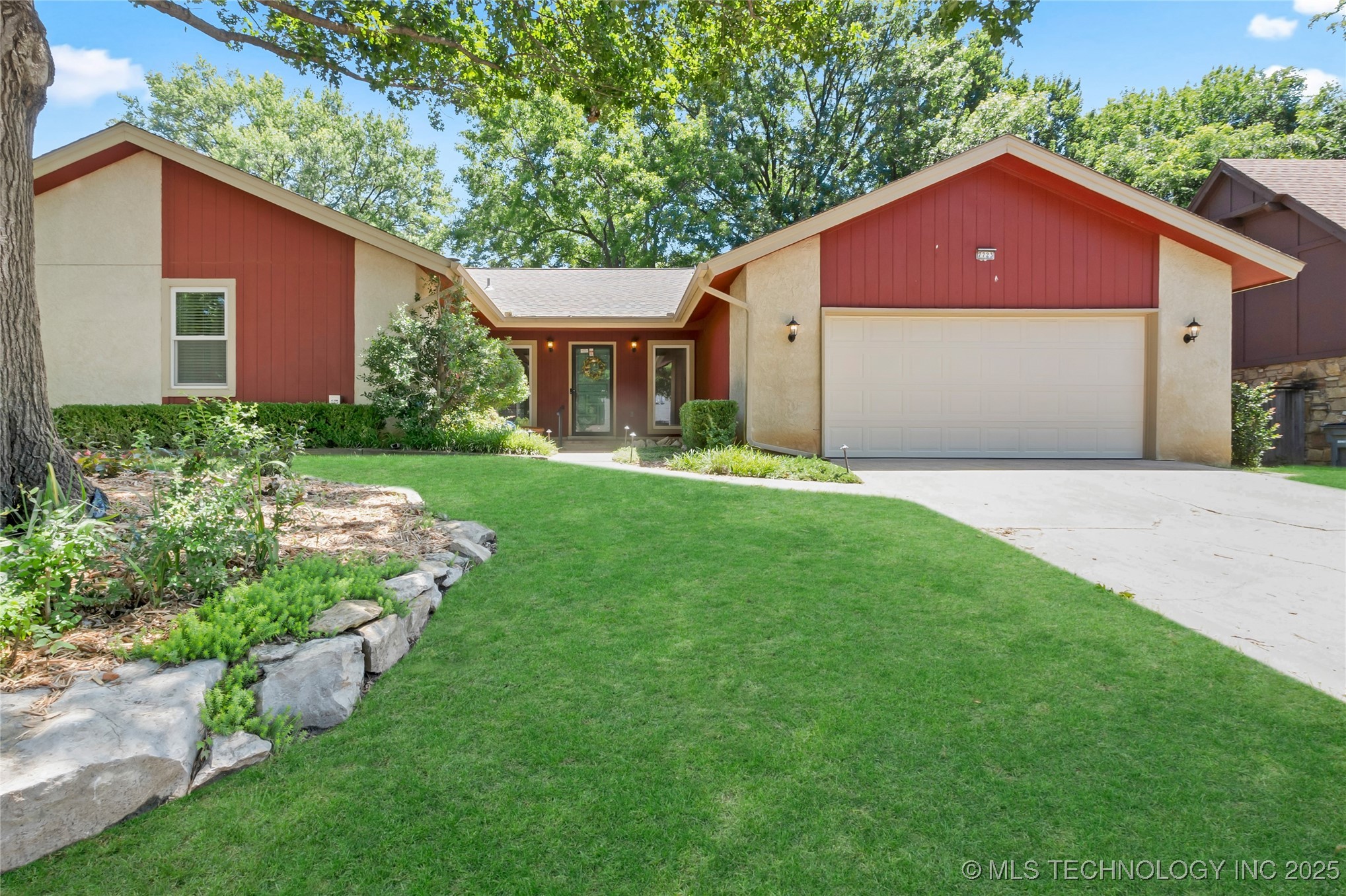 7723 S Kingston Avenue Property Photo 1