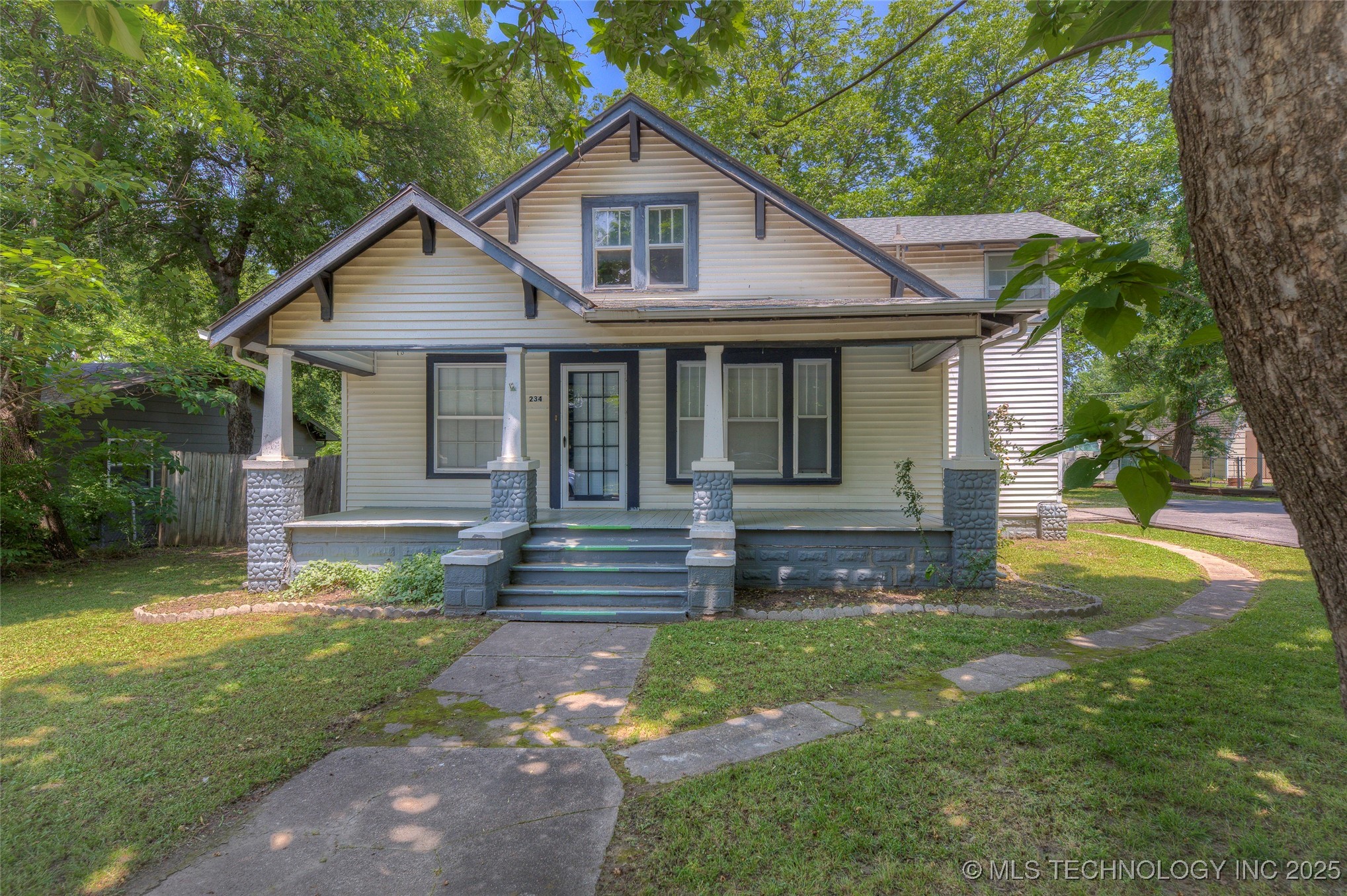 234 E Freeport Street Property Photo 1