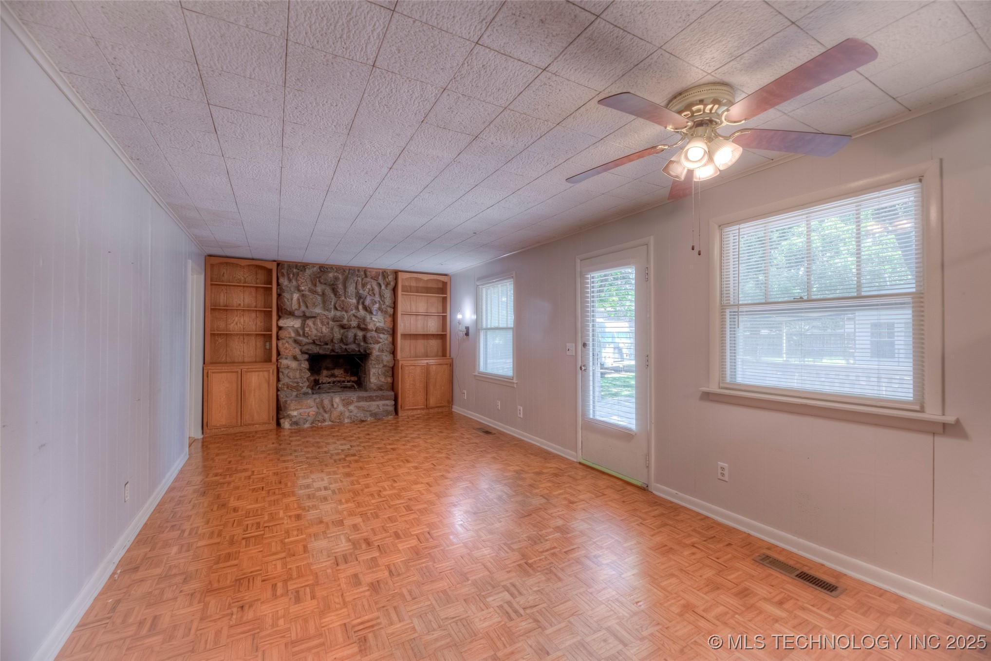 234 E Freeport Street Property Photo 9