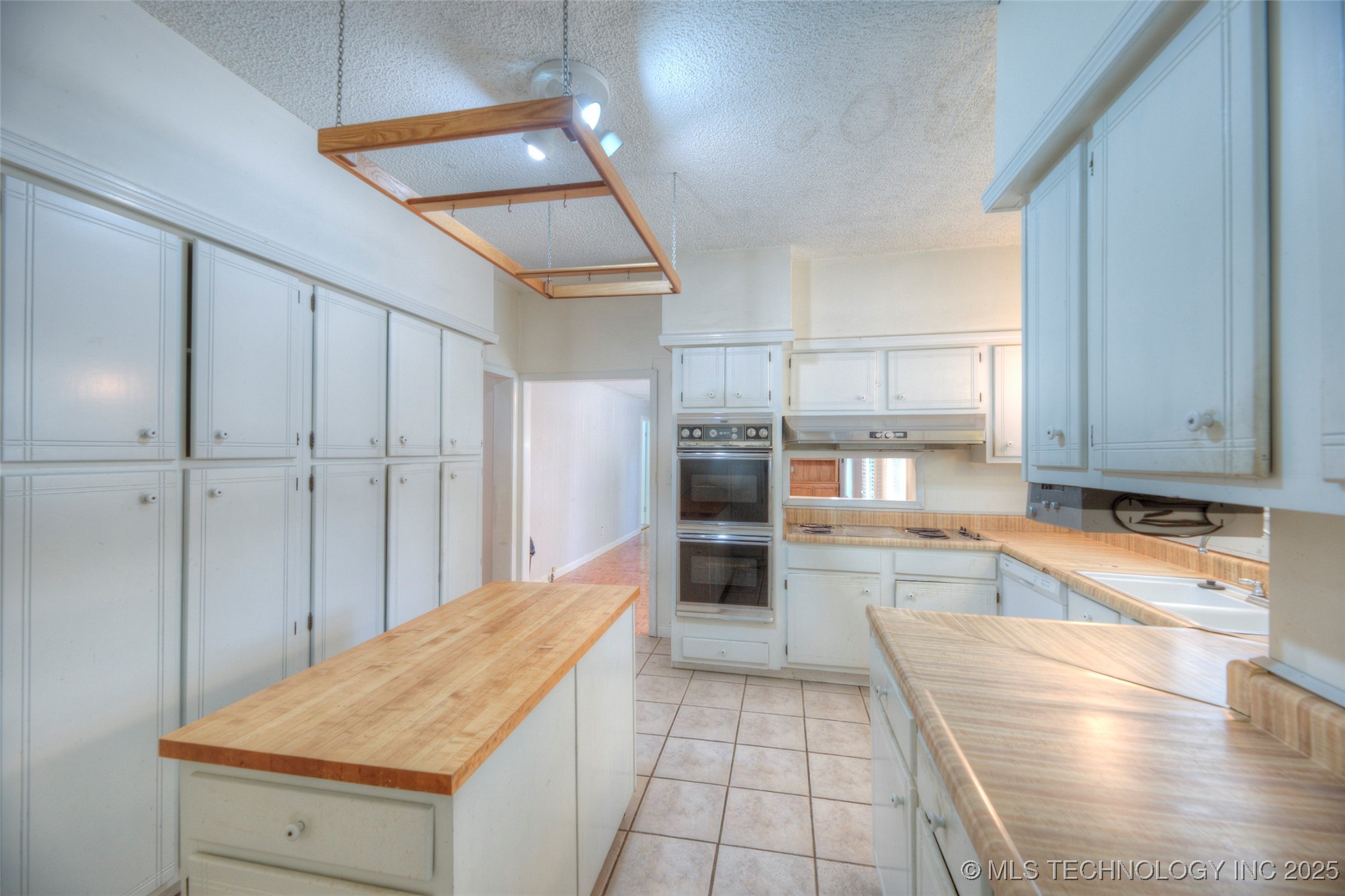 234 E Freeport Street Property Photo 12
