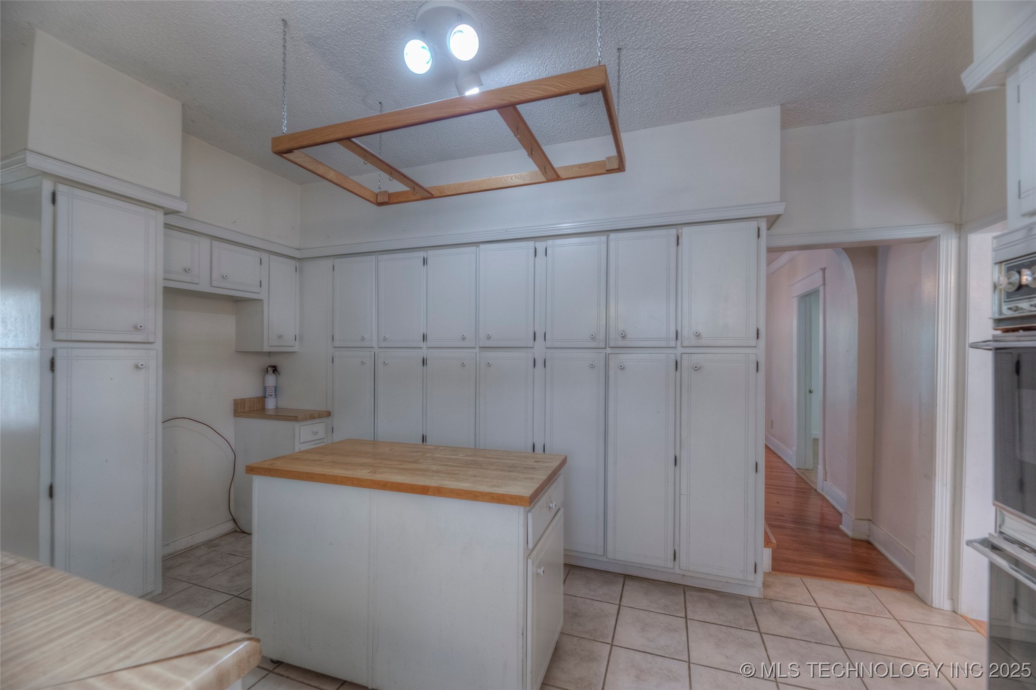 234 E Freeport Street Property Photo 16