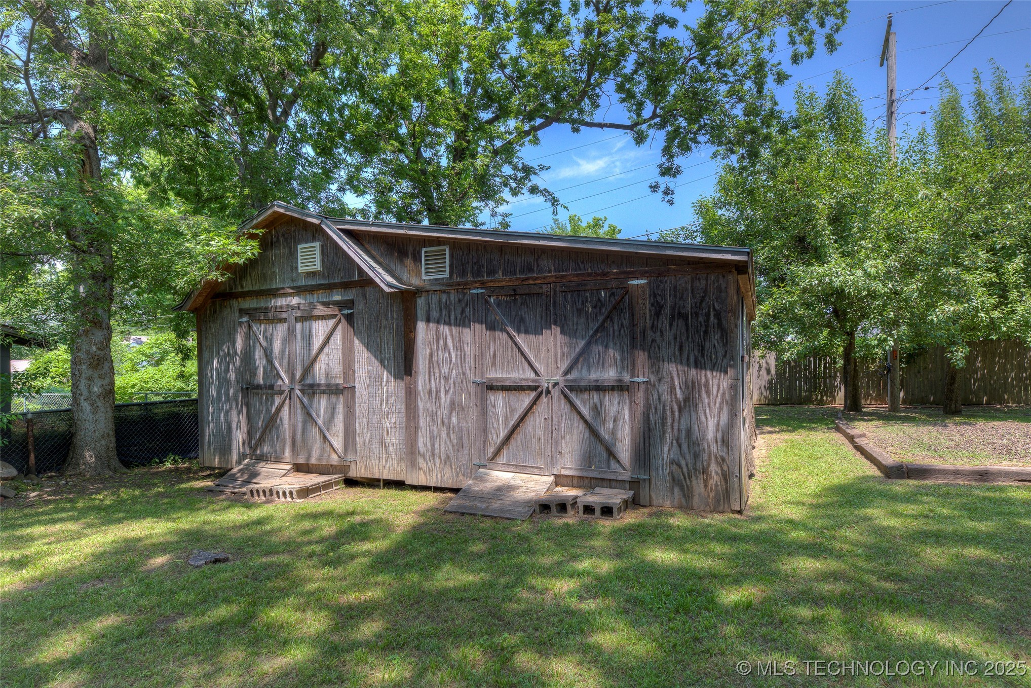 234 E Freeport Street Property Photo 26