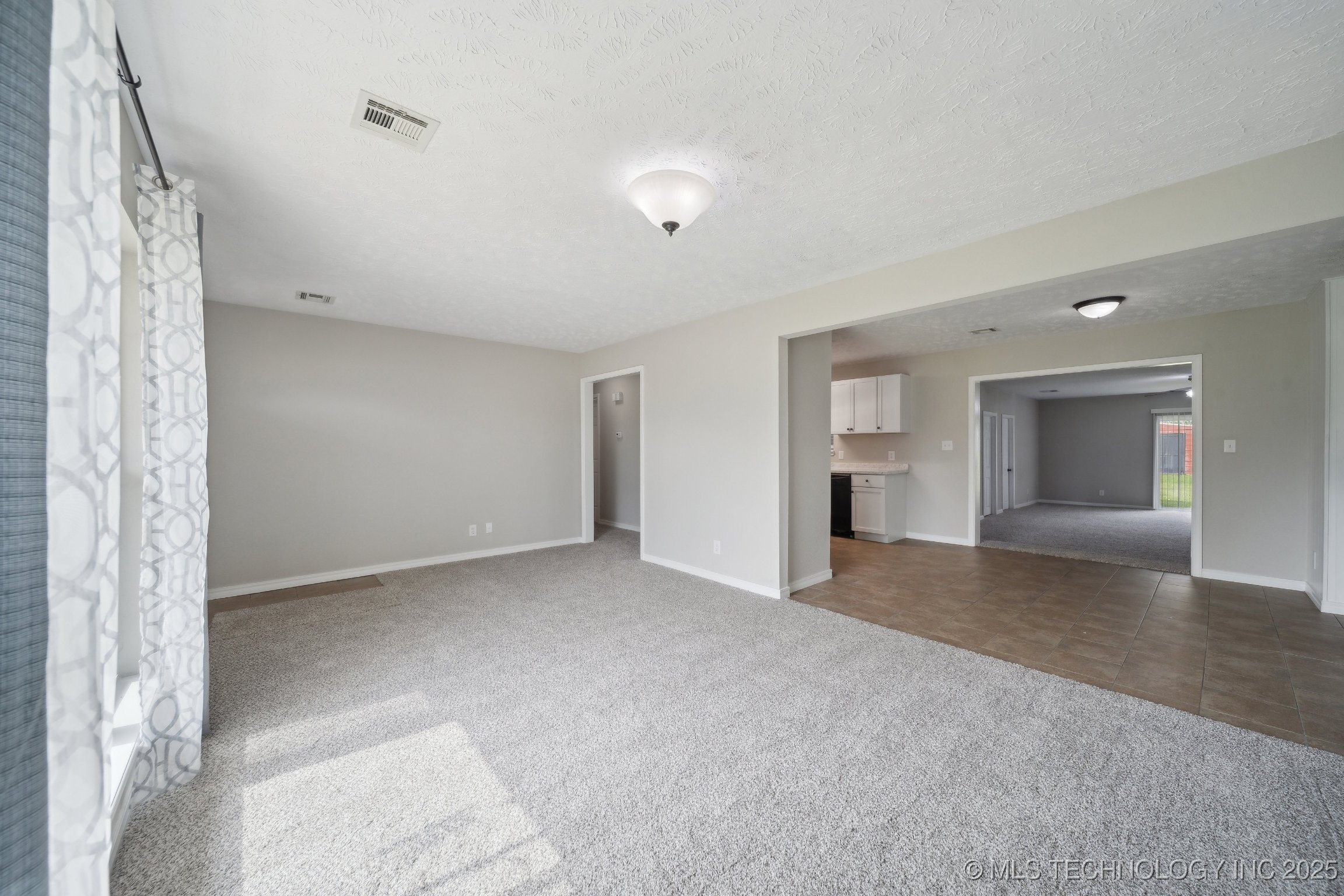 128 Suburban Lane Property Photo 7