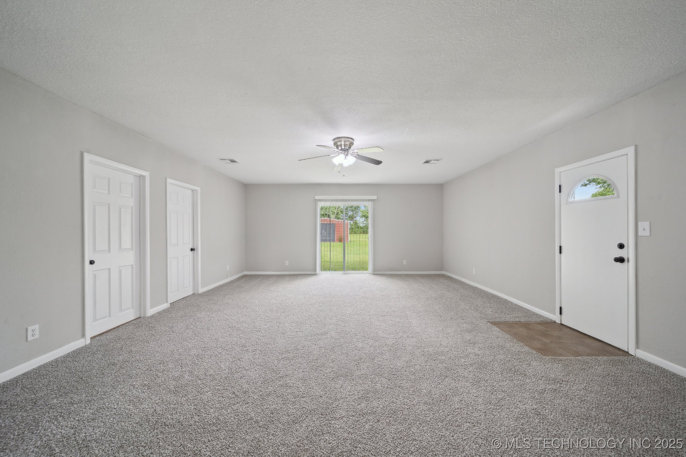 128 Suburban Lane Property Photo 13