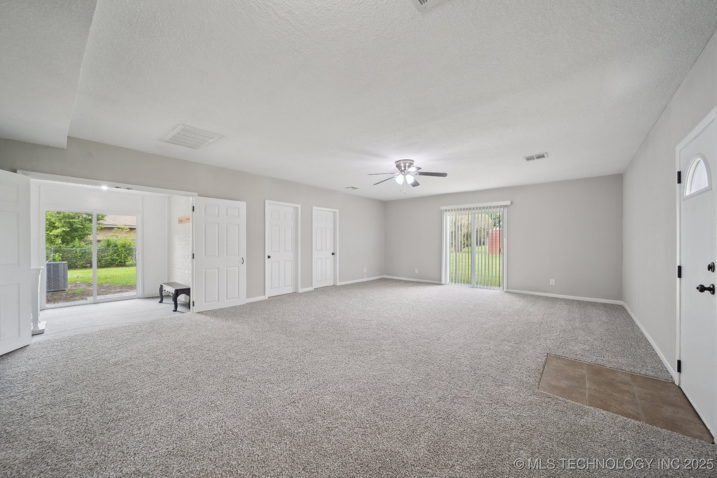 128 Suburban Lane Property Photo 14