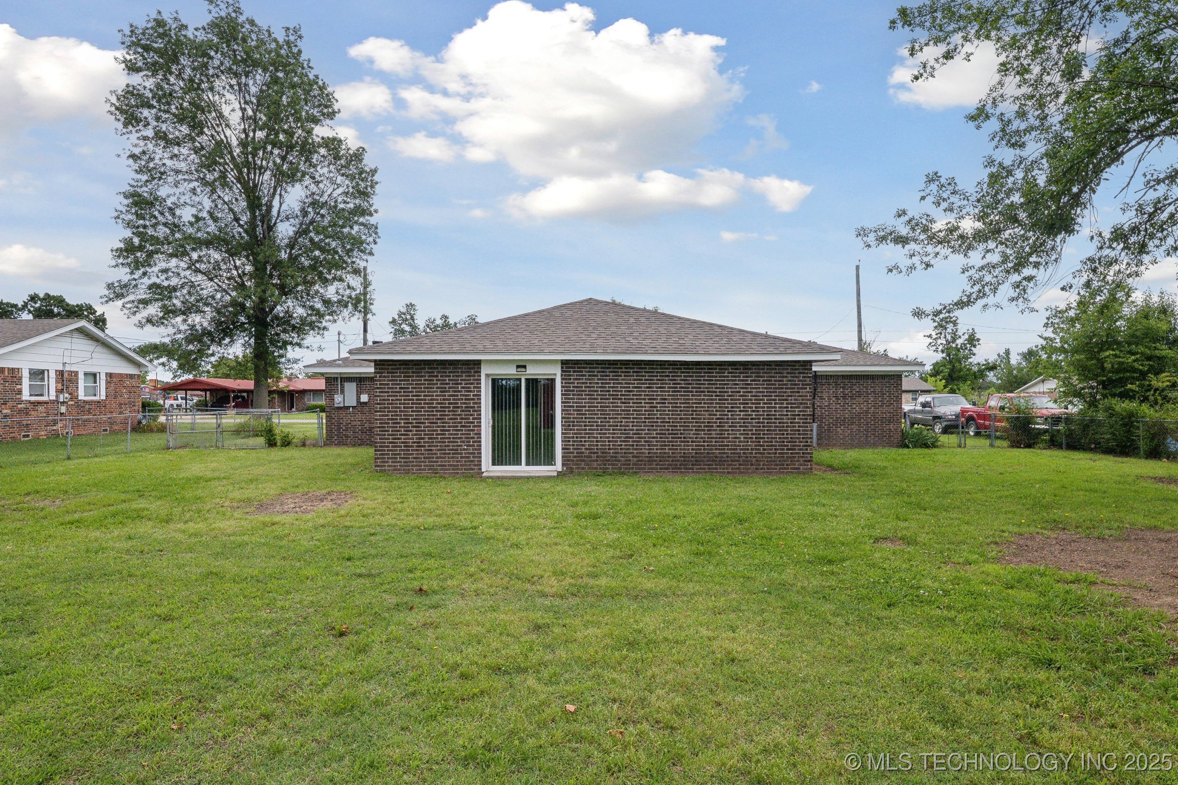 128 Suburban Lane Property Photo 26