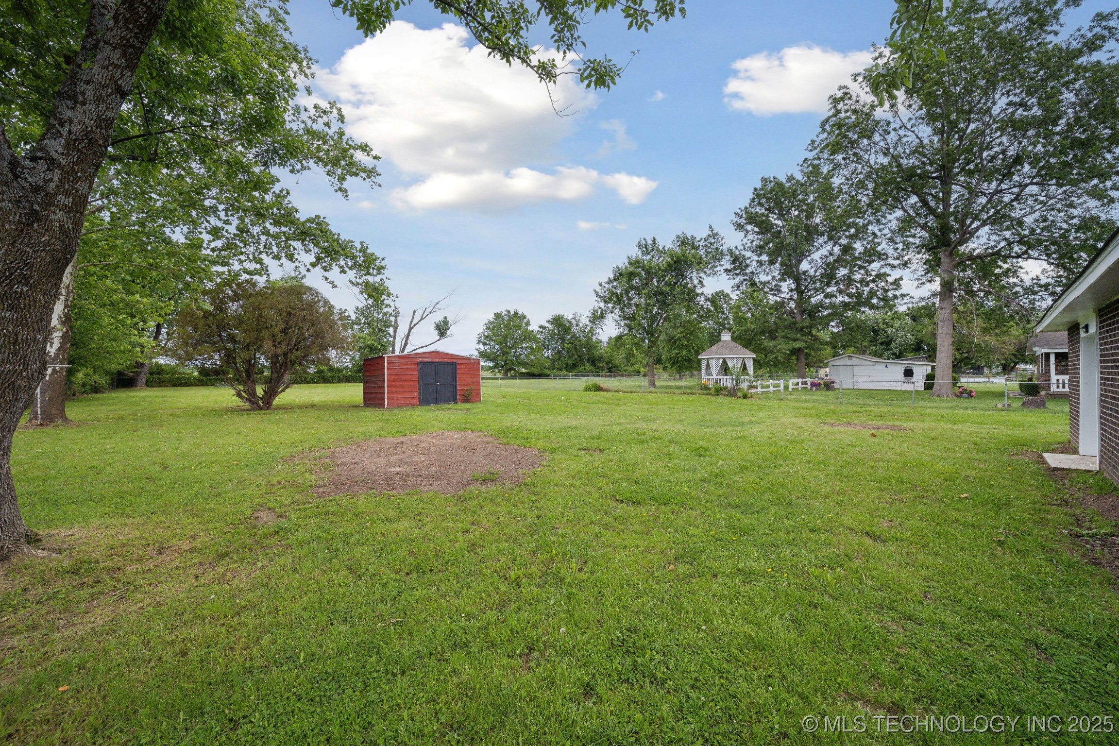 128 Suburban Lane Property Photo 27