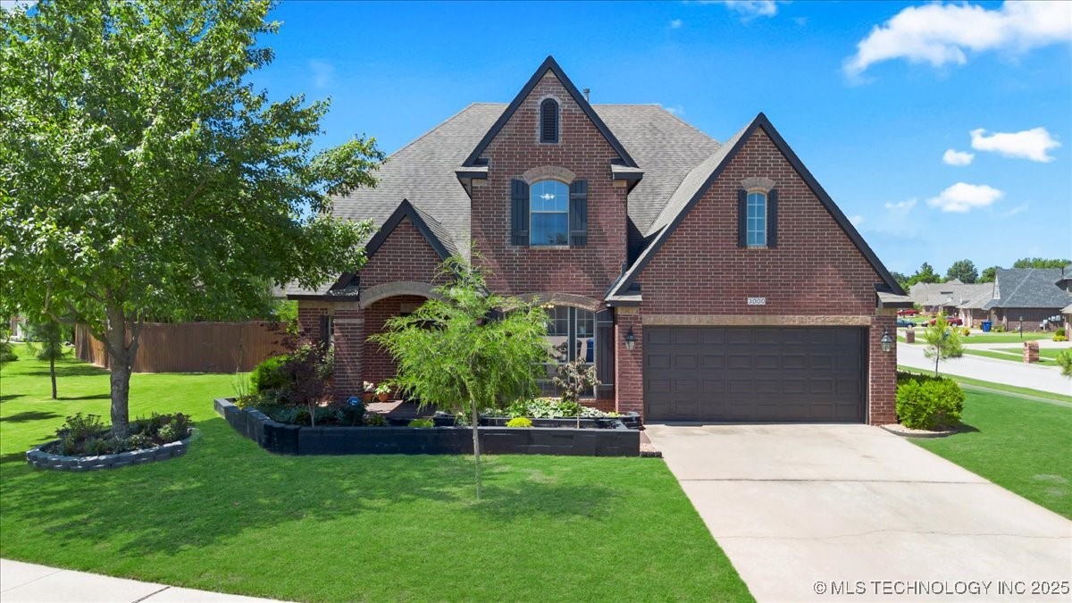 3000 S Tamarack Avenue Property Photo 1