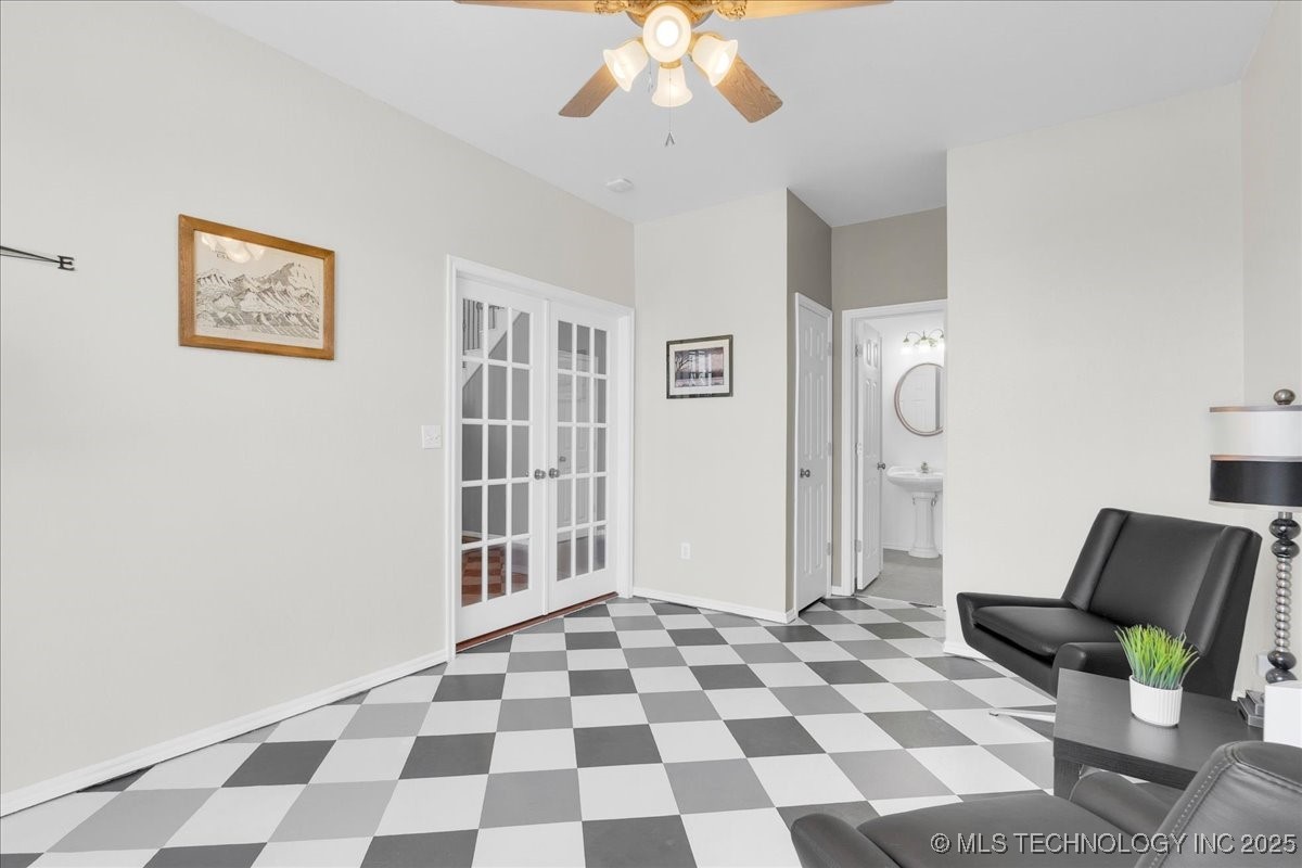 3000 S Tamarack Avenue Property Photo 13