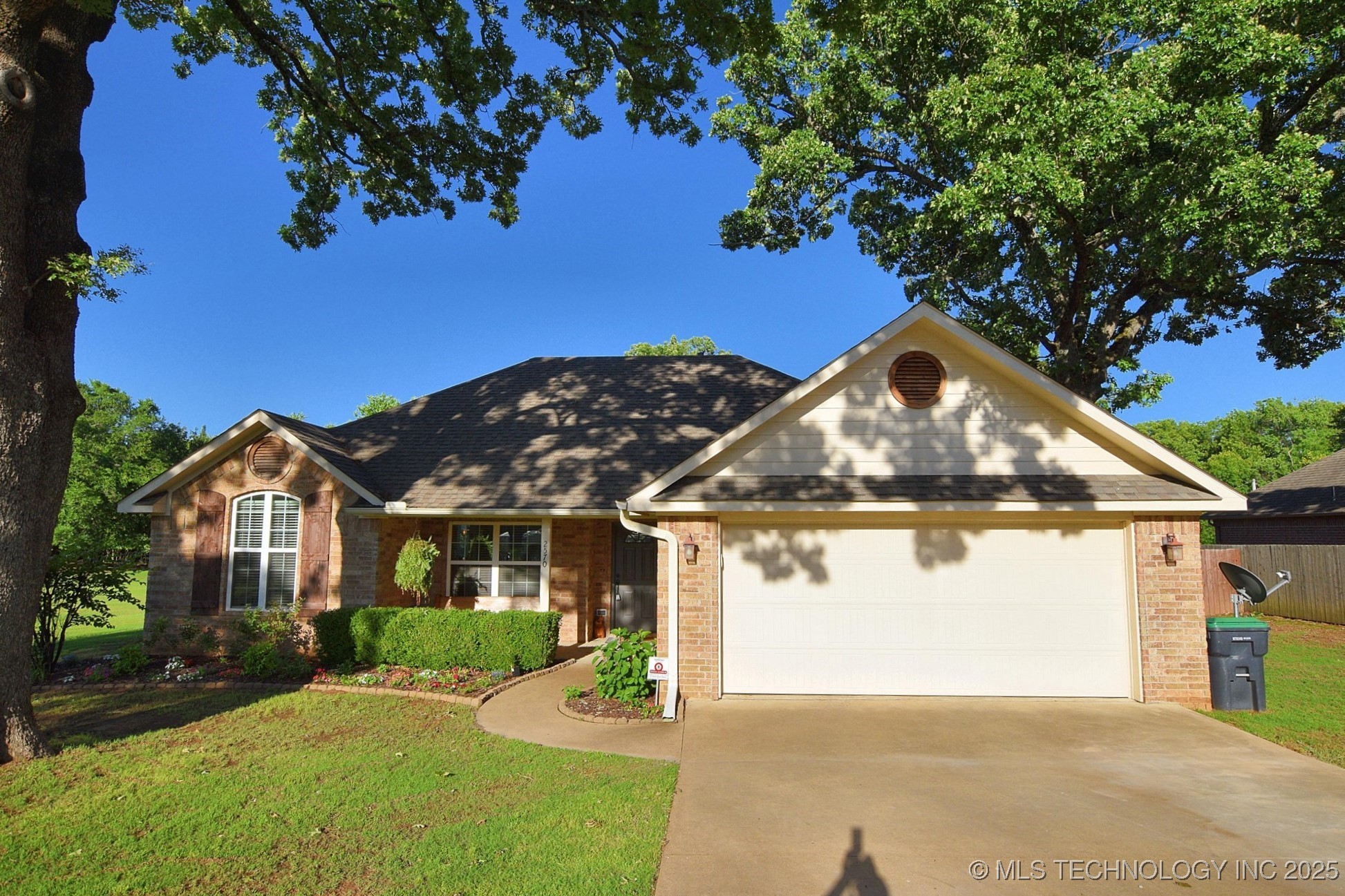 2570 Ambers Way Property Photo 1
