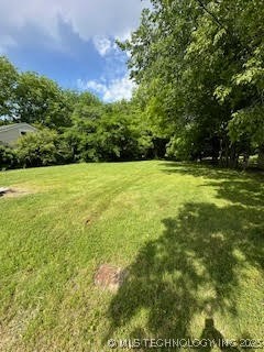 810 N Cedar Avenue Property Photo 1