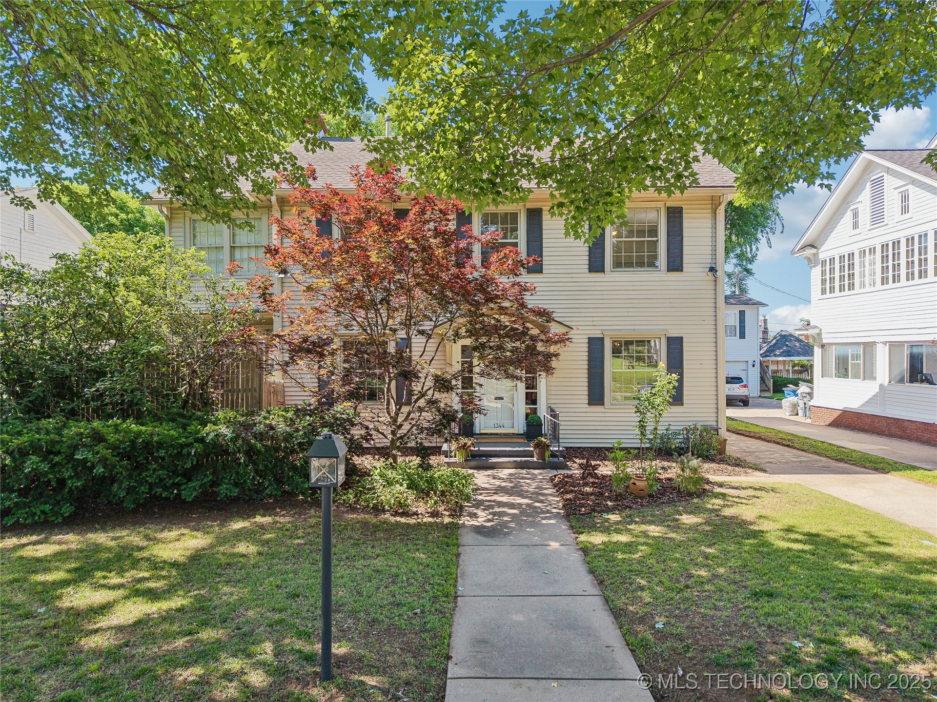 1344 E 19th Street Property Photo