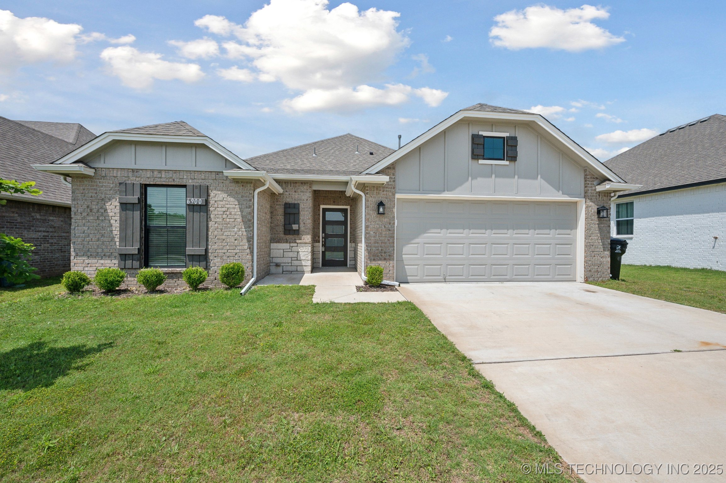 6900 S Elder Avenue Property Photo 1
