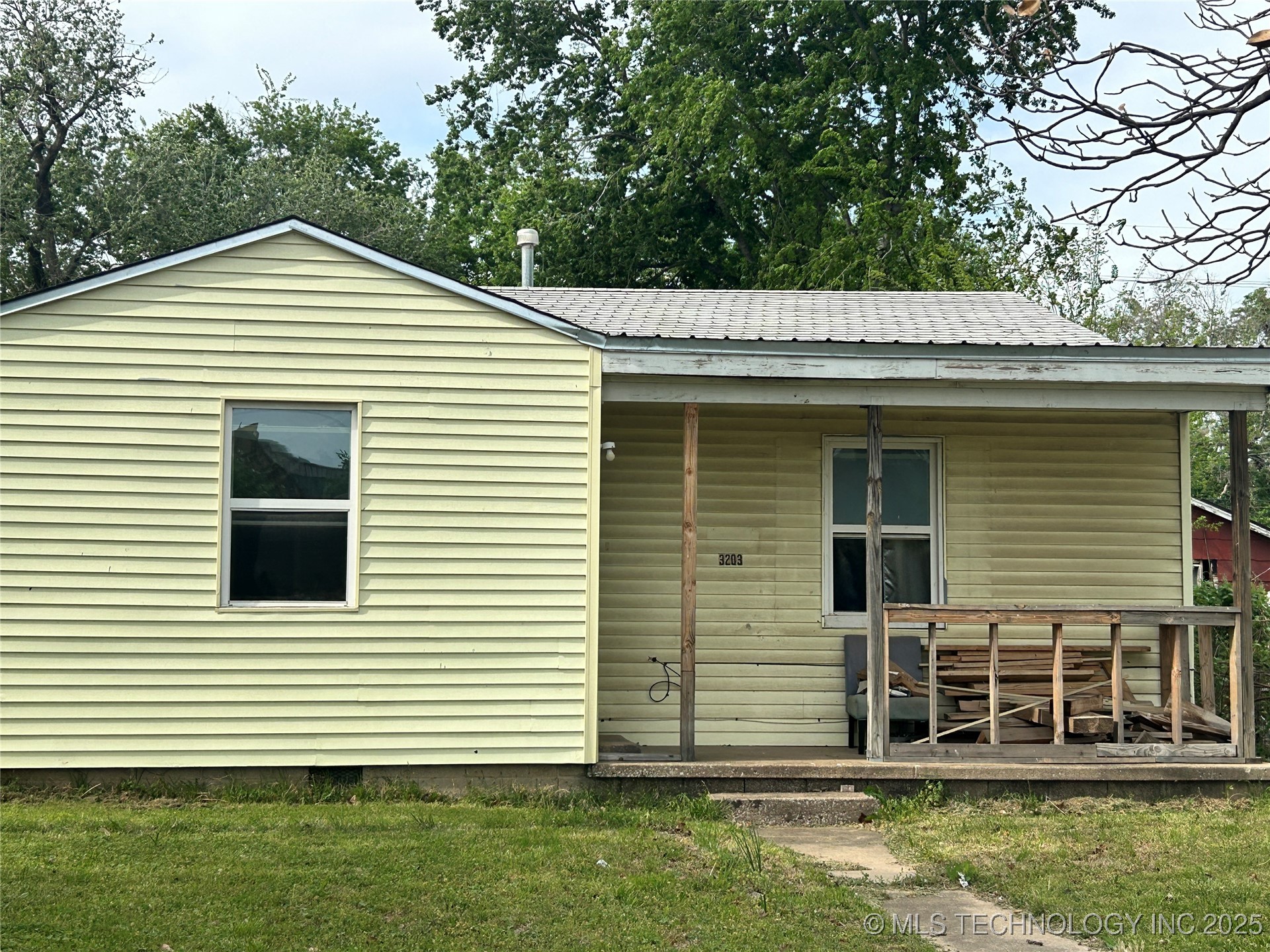3203 E Oklahoma Place Property Photo 1