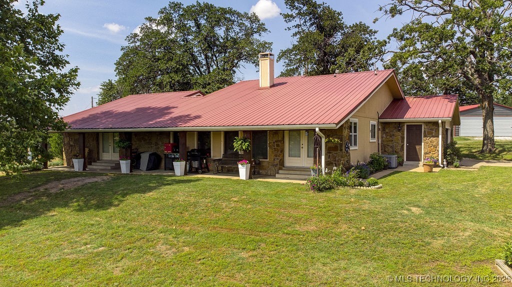 20700 E 420 Road Property Photo 5