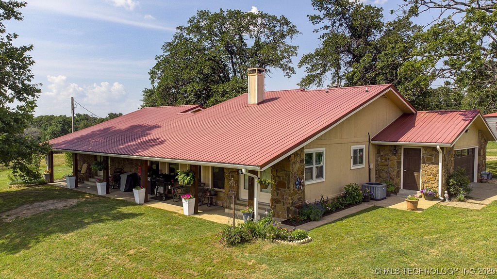 20700 E 420 Road Property Photo 6