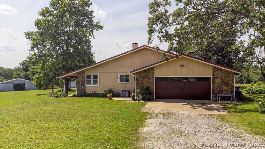 20700 E 420 Road Property Photo 10