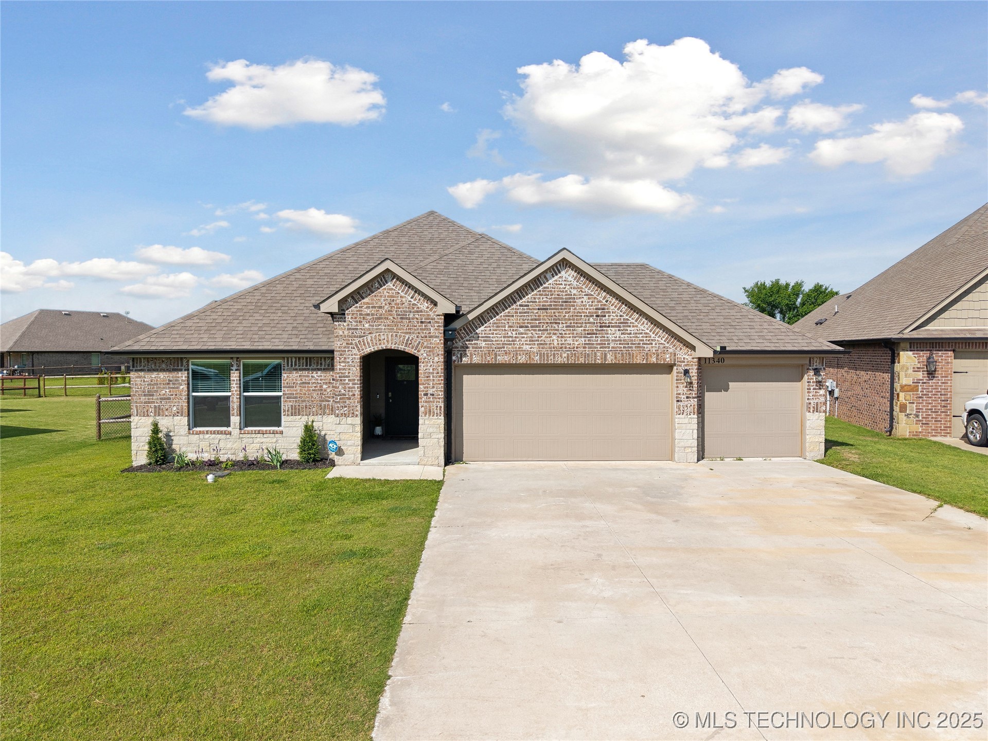 11340 S 282nd East Avenue Property Photo 1