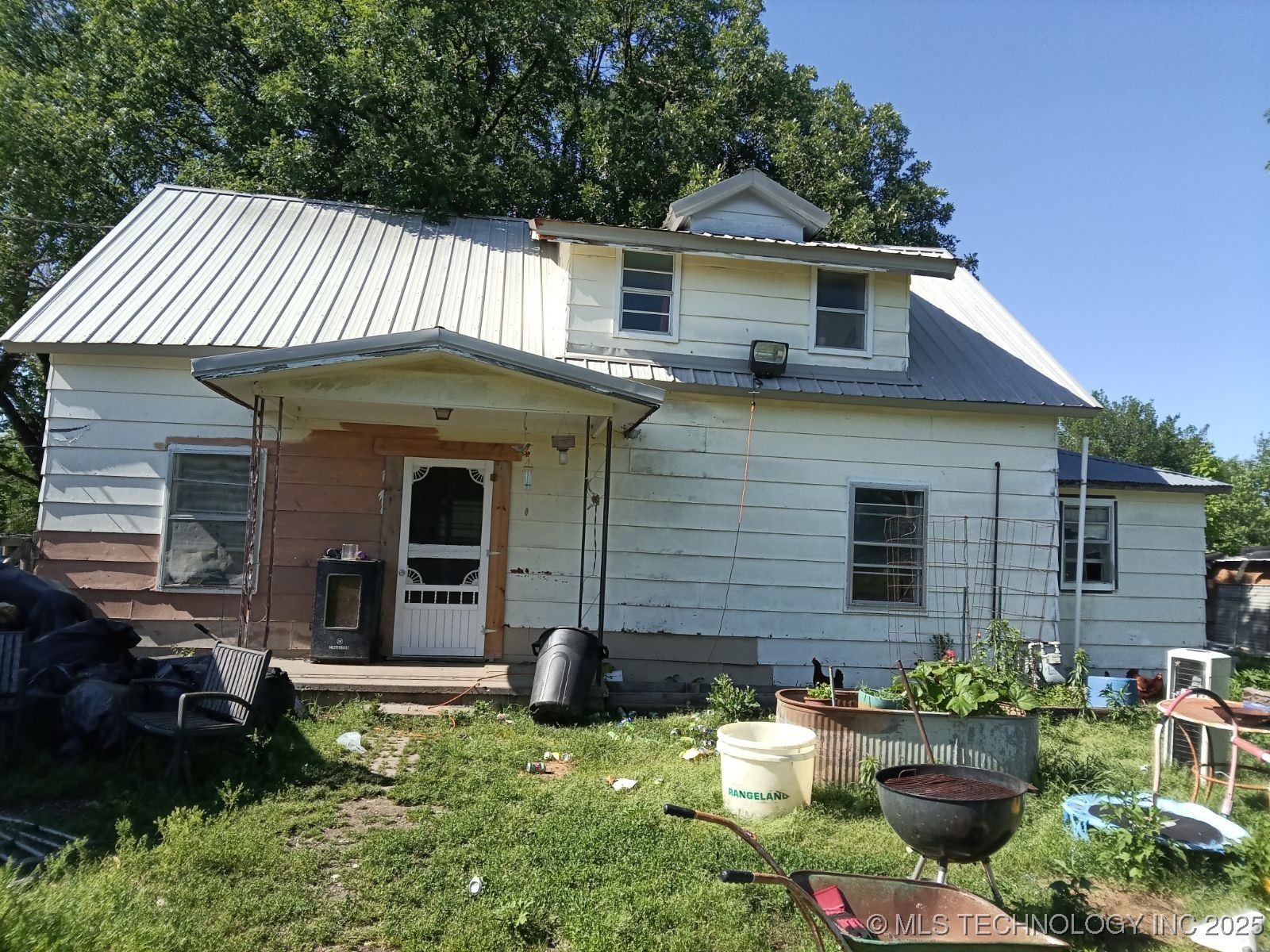 212 N Houglan Street Property Photo 1