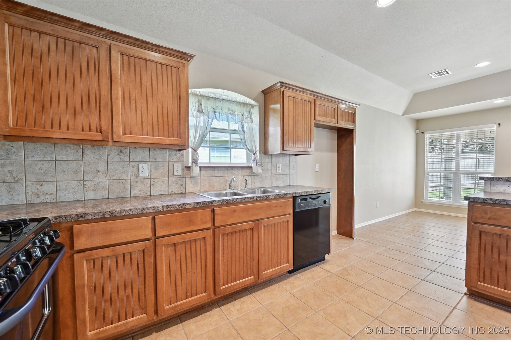 15337 E 89th Court North Property Photo 17