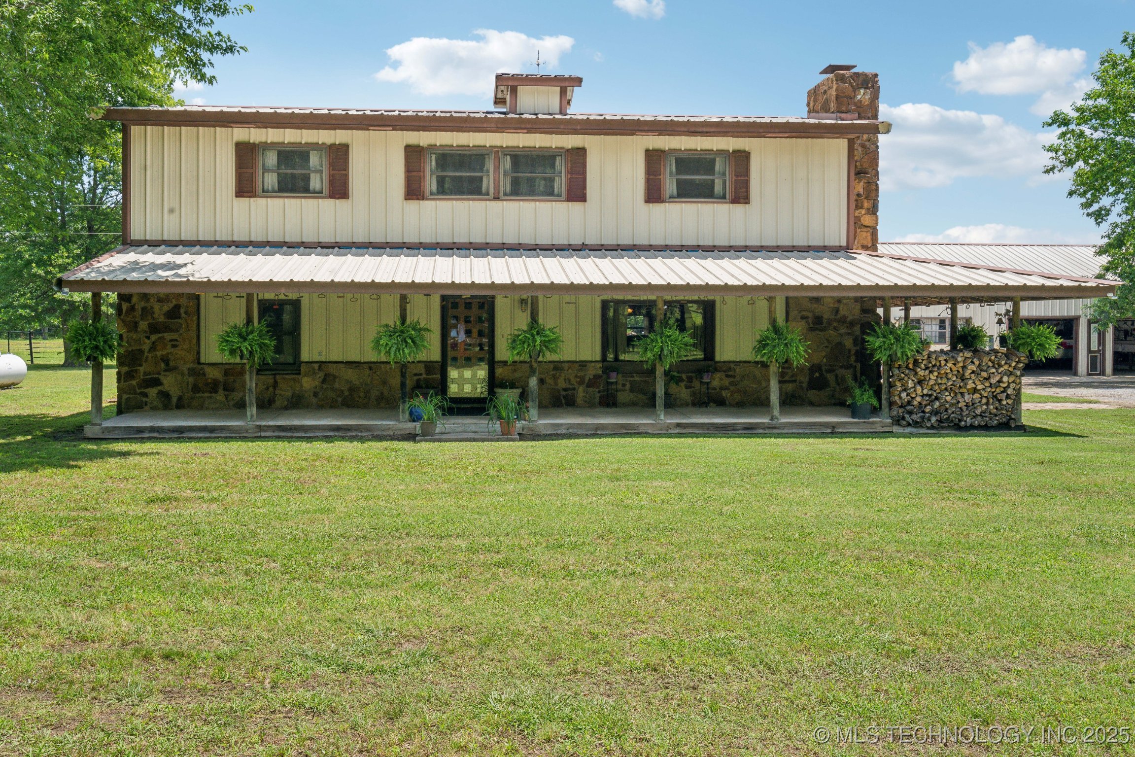 36105 S 4202 Road Property Photo