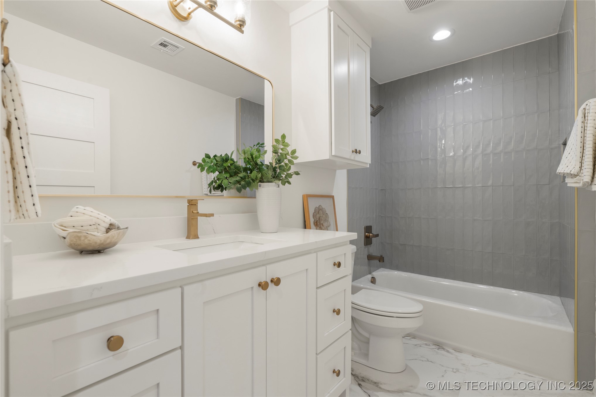 3917 S Madison Avenue Property Photo 44