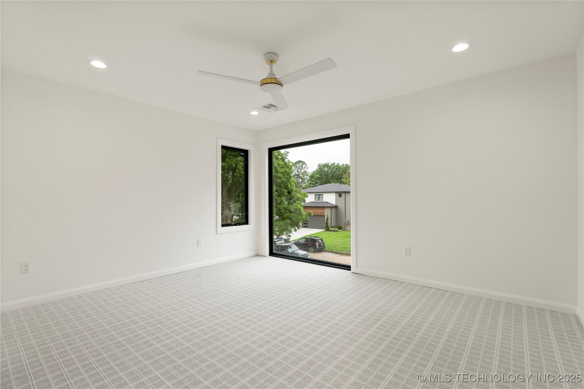 3917 S Madison Avenue Property Photo 45