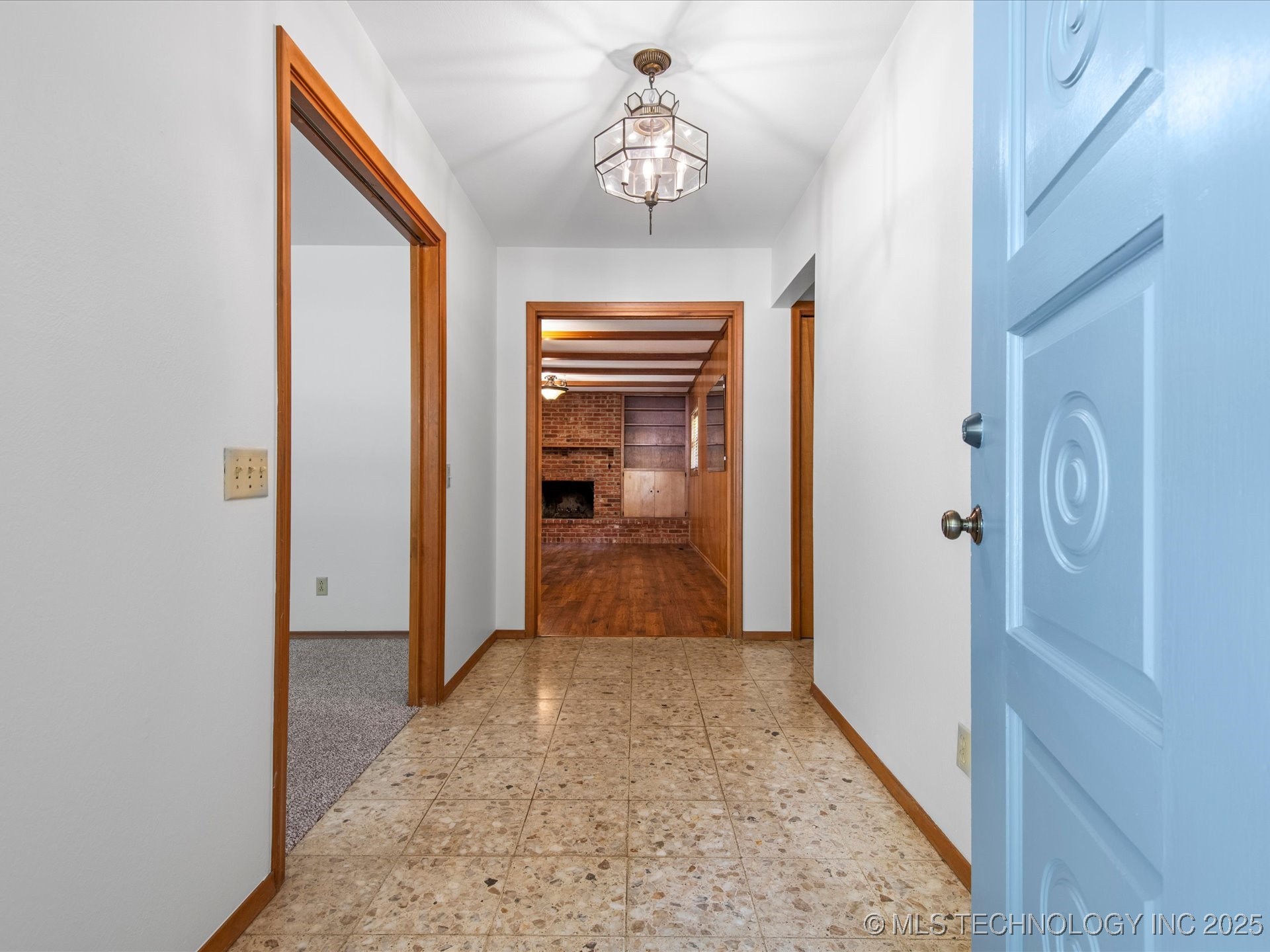 938 Briarwood Drive Property Photo 4