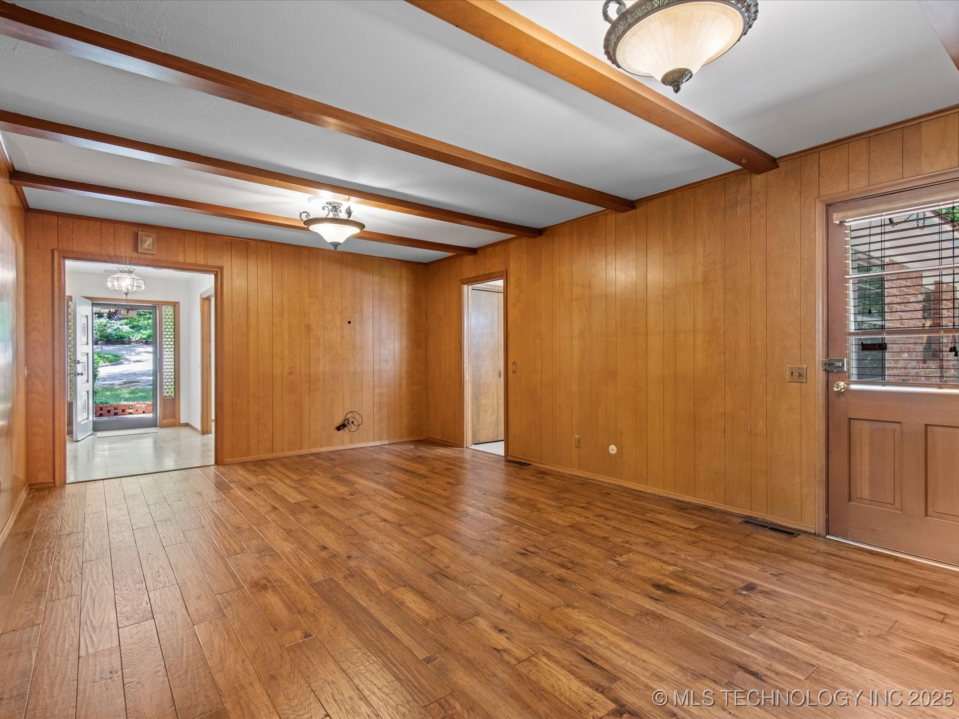938 Briarwood Drive Property Photo 8