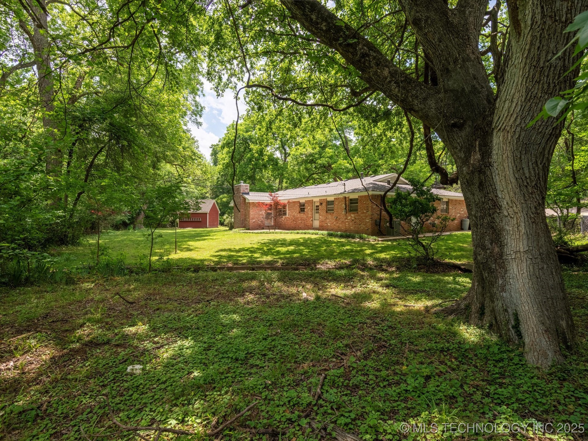 938 Briarwood Drive Property Photo 33