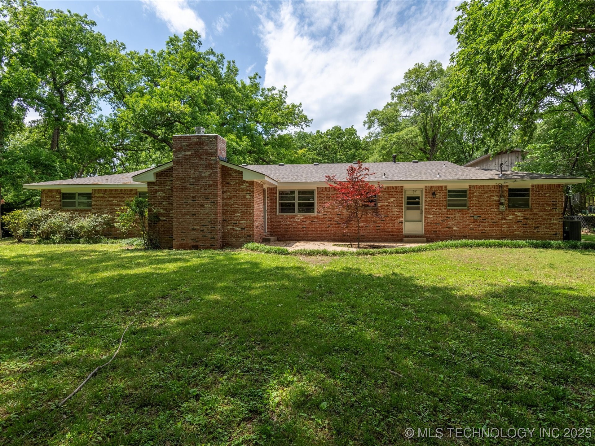 938 Briarwood Drive Property Photo 35