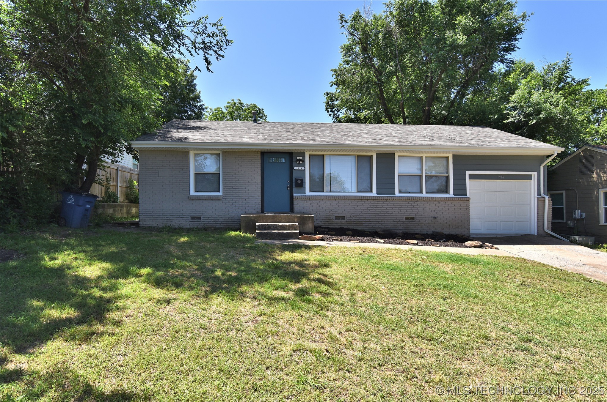 1914 W 47th Street Property Photo
