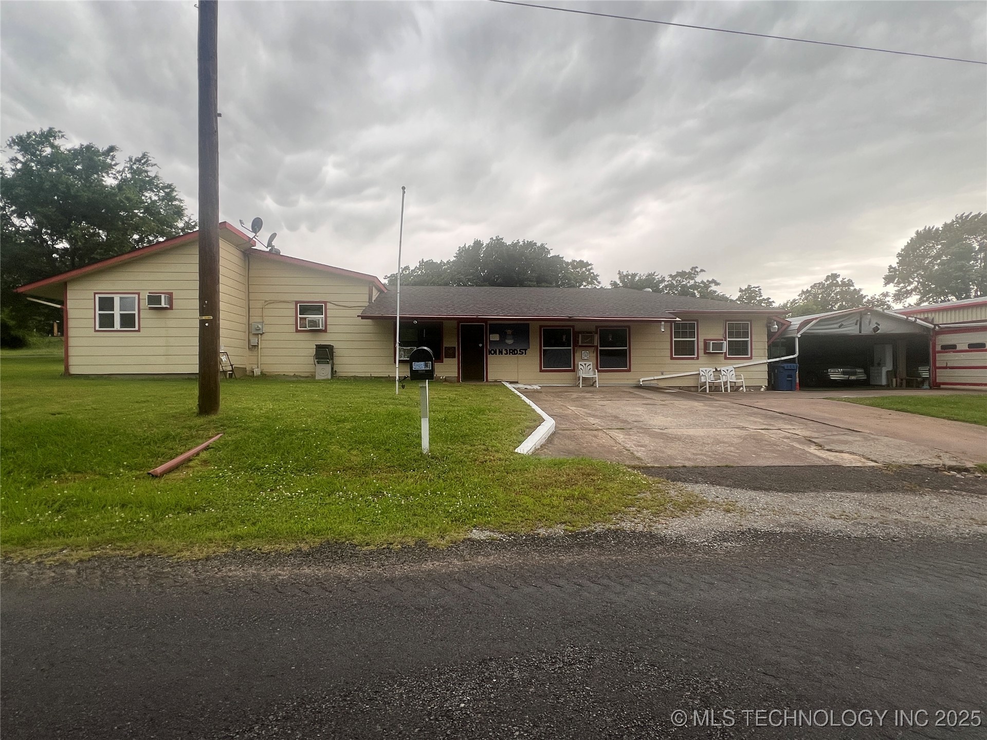 101 N 3rd Street Property Photo 1