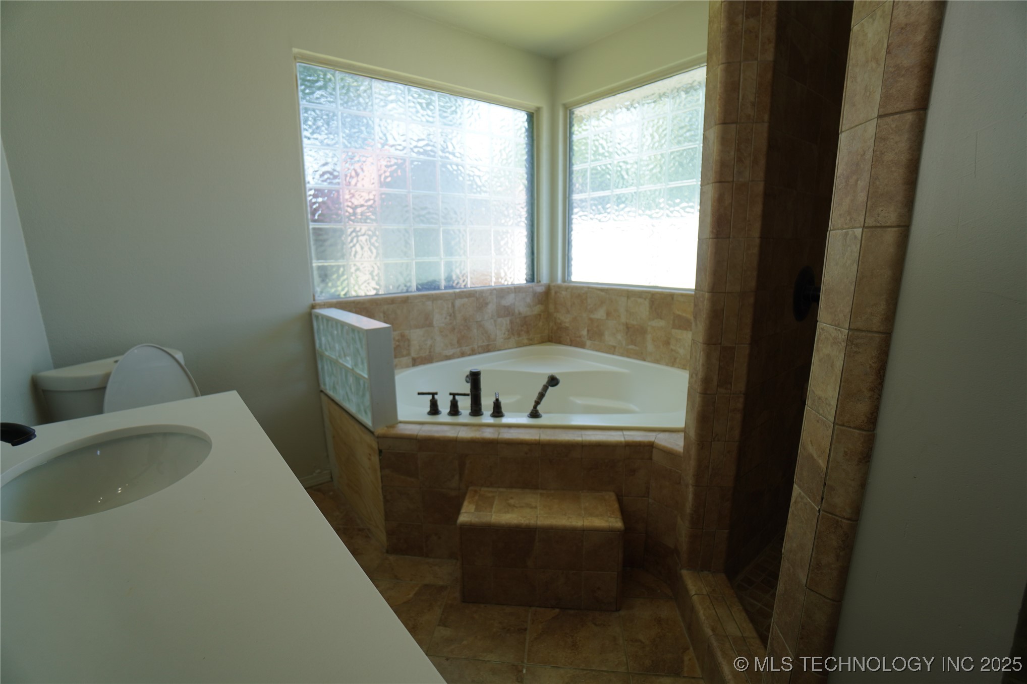8304 N 124th East Avenue Property Photo 9