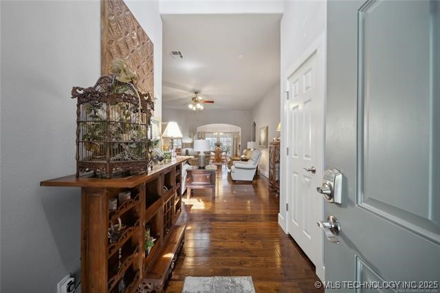 3305 N Gum Place Property Photo 3